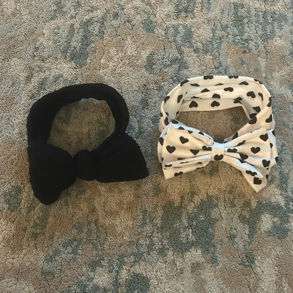 Set of 2 stretchy headbands black and white hearts - Picture 1 of 7